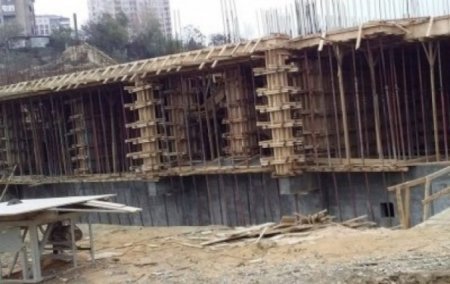 Sabunçu rayonu Savalan qəsəbəsində qanunsuz tikintiyə hansı məmur icazə verib?