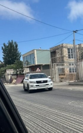 Nizami rayonunda qanunsuz tikintiyə hansı məmur icazə verib?