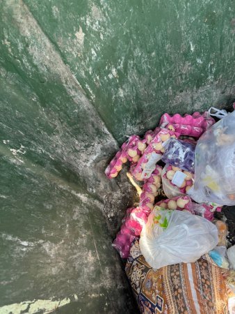 “Hacıqabul Quşçuluq Şirkəti” 6 ay soyuducuda saxlanmış yumurtaları təzə adı ilə satır