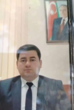 Gədəbəyin icra hakimiyyətinin vəzifəli şəxsi qazini döyüb?- “Lexus”a minib, qaçdı…..-VİDEO