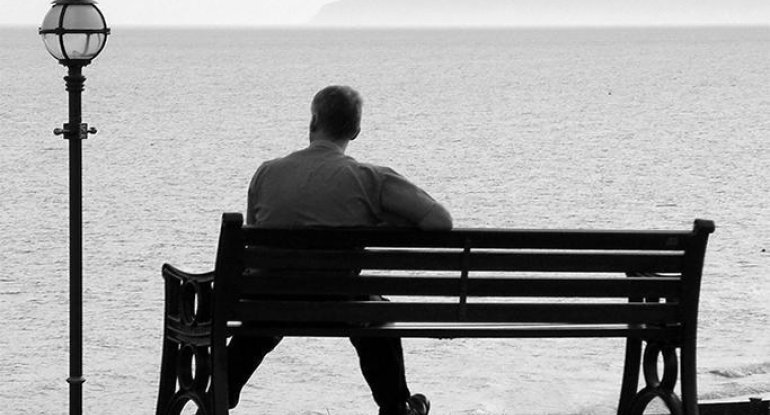 Yalnızlıq ömrü qısaldır – Kişilər daha çox risk altındadır